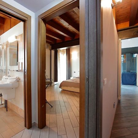 Camere Sul Garda بسكييرا ديل غاردا المظهر الخارجي الصورة