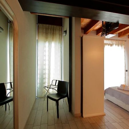 Camere Sul Garda بسكييرا ديل غاردا المظهر الخارجي الصورة