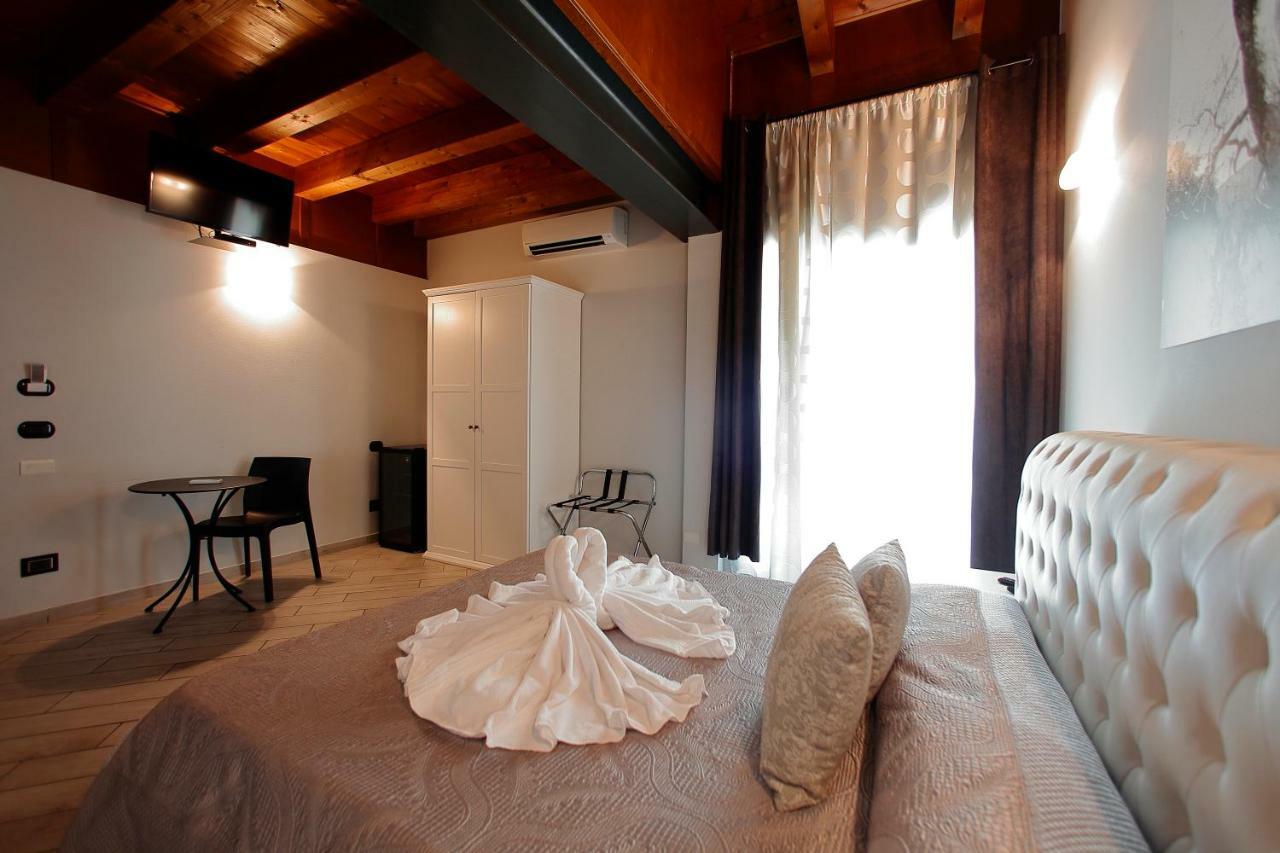 Camere Sul Garda بسكييرا ديل غاردا المظهر الخارجي الصورة