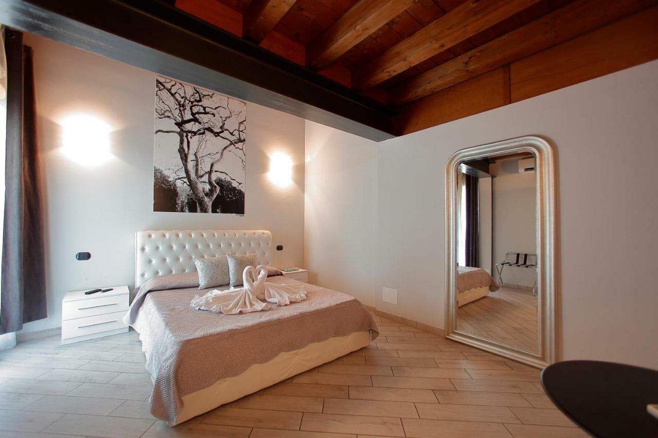 Camere Sul Garda بسكييرا ديل غاردا المظهر الخارجي الصورة